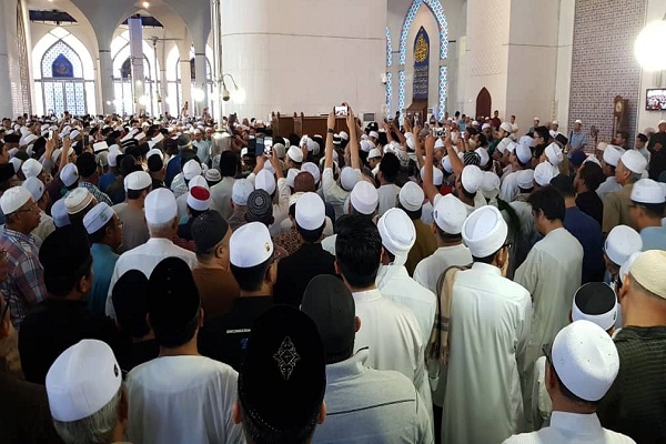بالصور...وفاة خادم القرآن في ماليزيا 