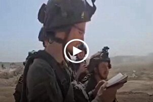 بالفيديو...جنود الإحتلال الإسرائيلي يحرقون نُسخاً من المصحف