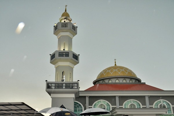 ممنوعیت استفاده از بلندگو در مساجد ایالت سلانگور مالزی / انگلیسی