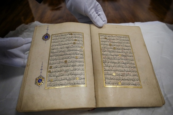 524 yıllık el yazması Kur'an-ı Kerim, Topkapı Sarayı'na iade edildi