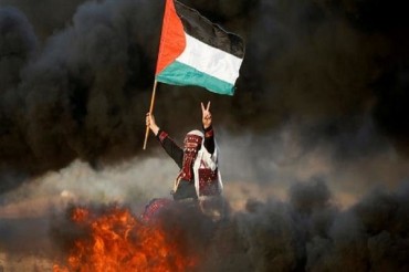 以色列战机向加沙地区巴勒斯坦示威民众发动袭击