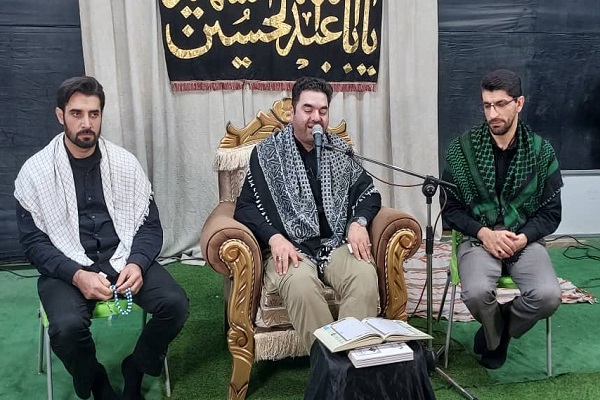 Iranian Qaris Reciting Quran in Najaf-Karbala Route