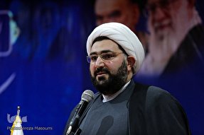 تمامی آثار علیرضا برازش مستند به اهل بیت(ع) است