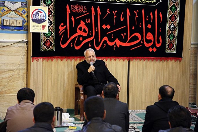 دوستداران شهید سلیمانی به بهترین شكل ممكن انتقام می‌گیرند/ هرگز ذلت را نمی‌پذیریم