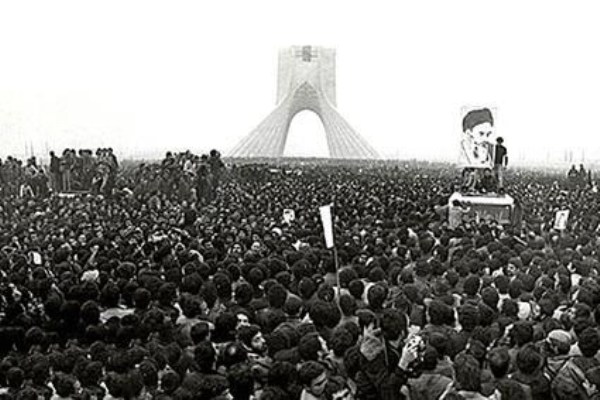 «اینجا تهرانه» در جشن انقلاب