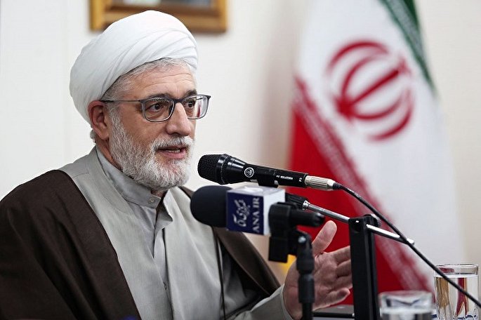 انقلاب مشروطه، لائیک، سکولار و تئوکراتیک نبود