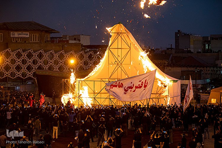 خیمه سوزان غروب عاشورا در میدان امام حسین(ع) تهران