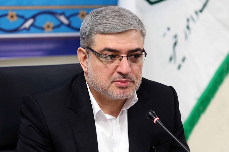 قرآن کریم کتاب زنده‌هاست / شنیدن قرآن را به عادت تبدیل کنیم