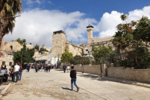 نماز هزاران فلسطینی در مسجد ابراهیمی به مناسبت میلاد پیامبر(ص) + عکس