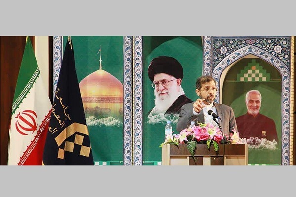 انقلاب اسلامی مردم سالاری دینی را به دنیا معرفی کرد