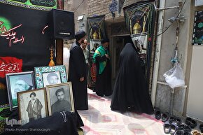 رسم عزاداری سنتی روضه در خانه مدرسی