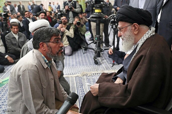 انتظارات رهبر معظم انقلاب از شاعران؛ از نهضت ترجمه تا توجه به قدرت رسانه شعر