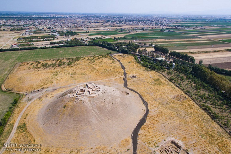 اقدام مالک زمین‌های محوطه ازبکی در واگذاری اراضی به میراث فرهنگی البرز