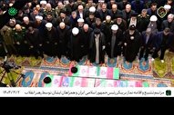 فیلم | نماز رهبر معظم انقلاب بر پیکر شهیدان خدمت
