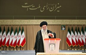 حضور رهبر معظم انقلاب در دور دوم انتخابات ریاست جمهوری