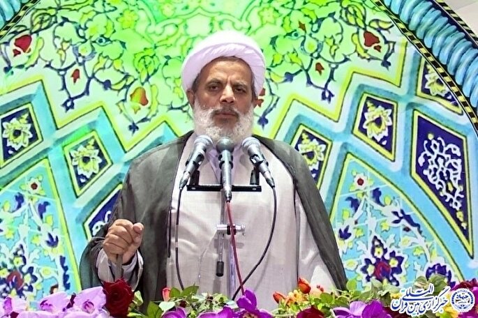 آثار و برکات صدور انقلاب اسلامی را در سطح جهان می‌بینیم