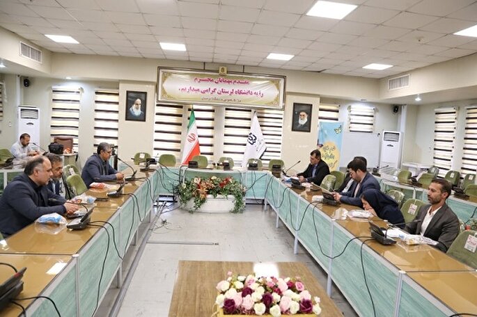 مراسم «شعر مقاومت» در دانشگاه لرستان برگزار شد + عکس