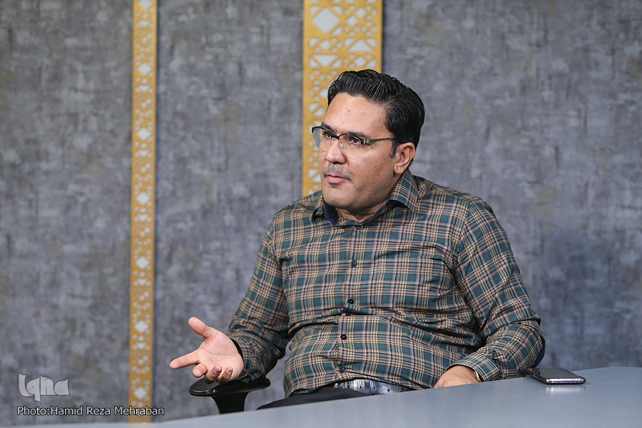 تعیین سقف برای حقوق و دستمزد مصداق بارز بی‌عدالتی است