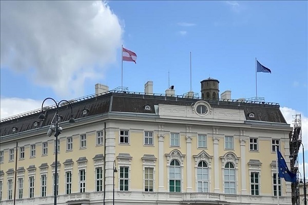 مسجدی در اتریش مورد حمله افراد مسلح قرار گرفت