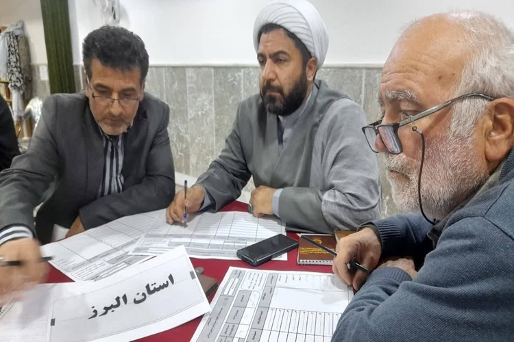 حجت الاسلام محمود دهقاندار مسئول جامعه فرهنگی قرآنی عصر استان البرز