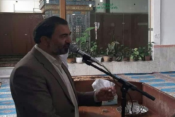 معلمان در تعلیم و تربیت نسل آینده بر پایه کتاب الهی گام بردارند