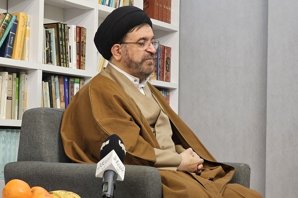 استاد حشمت‌پور الگوی تجسم یافته کتاب‌های اخلاق بود