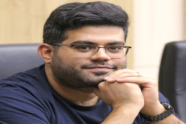 محمود عزیزی، مسئول روابط عمومی خانه مطبوعات و رسانههای استان البرز محمود عزیزی، مسئول روابط عمومی خانه مطبوعات و رسانههای استان البرز