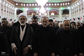 نماز ظهر عاشورا با حضور پزشکیان در تبریز