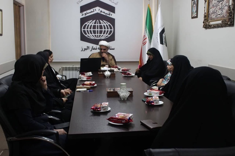 نشست ستاد اقامه نماز البرز با اصحاب رسانه