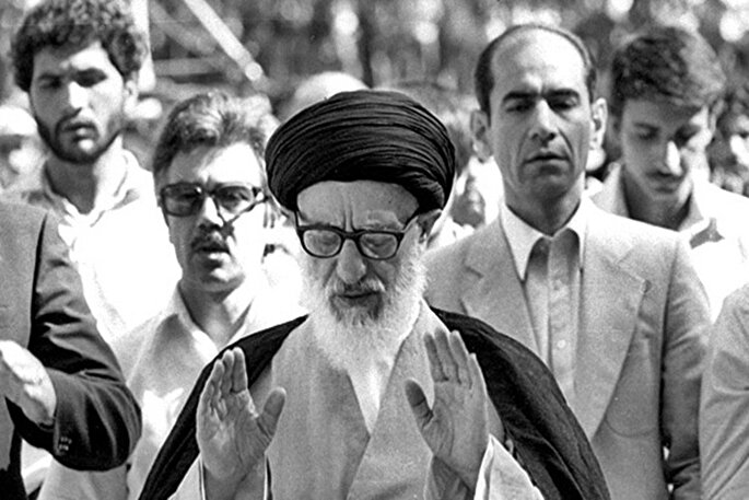اینجا هنوز صف توحید پابرجاست