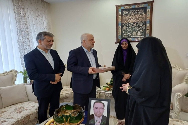 دیدار با خانواده شهید