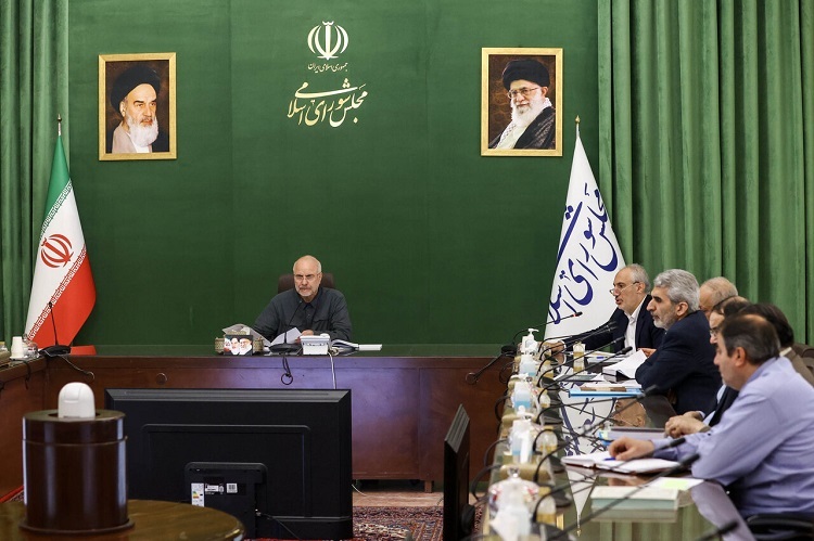 نباید در اجرای قانون برنامه هفتم شاهد پراکندگی باشیم