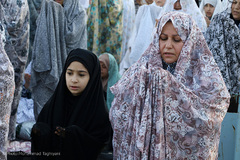 نماز عید فطر در امامزاده محمد و سکینه خاتون کرج