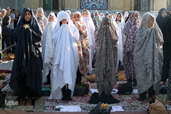 نماز عید فطر در امامزاده محمد و سکینه خاتون کرج