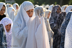 نماز عید فطر در امامزاده محمد و سکینه خاتون کرج