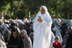 نماز عید فطر در امامزاده محمد و سکینه خاتون کرج