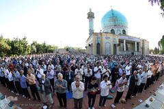 نماز عید فطر در امامزاده محمد و سکینه خاتون کرج