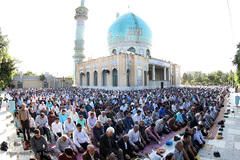 نماز عید فطر در امامزاده محمد و سکینه خاتون کرج