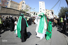 ⁨آئين نمادين حركت كاروان اسرای كربلا