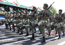 رژه نیروهای مسلح در کرج