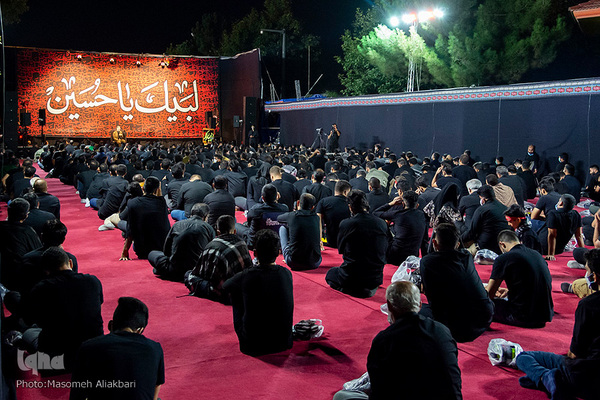 مراسم شب عاشورای حسینی (ع) در دانشگاه آزاد کرج