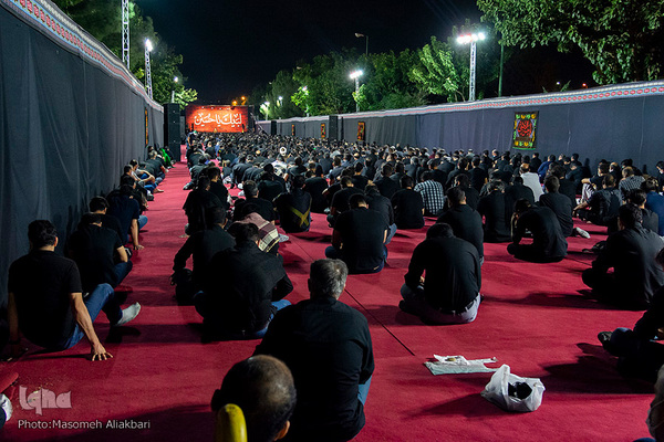 مراسم شب عاشورای حسینی (ع) در دانشگاه آزاد کرج