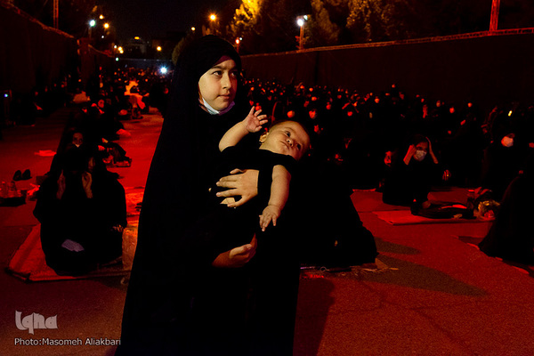 مراسم شب عاشورای حسینی (ع) در دانشگاه آزاد کرج