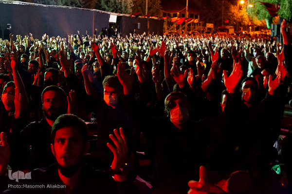 مراسم شب عاشورای حسینی (ع) در دانشگاه آزاد کرج