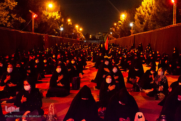 مراسم شب عاشورای حسینی (ع) در دانشگاه آزاد کرج