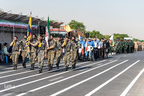رژه نیروهای مسلح استان البرز درآغاز هفته دفاع مقدس‎‎