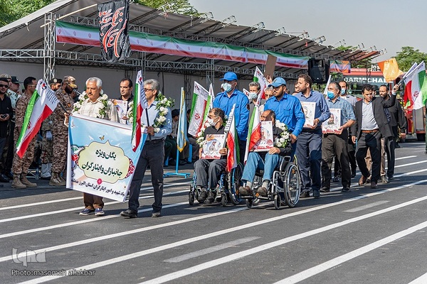 رژه نیروهای مسلح استان البرز درآغاز هفته دفاع مقدس‎‎