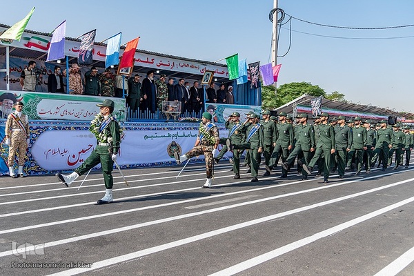 رژه نیروهای مسلح استان البرز درآغاز هفته دفاع مقدس‎‎