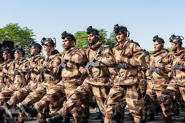 رژه نیروهای مسلح استان البرز درآغاز هفته دفاع مقدس‎‎