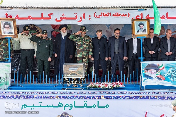 رژه نیروهای مسلح استان البرز درآغاز هفته دفاع مقدس‎‎